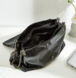 Bolsa de ombro de couro preta com corrente: estilo retrô, grande e prática para o dia a dia - Imagem 6