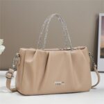 Bolsa Feminina Nuvem com detalhes plissados: elegante, quadrada e versátil para mão, ombro ou transversal. - Imagem 5