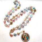 Rosário católico com Virgem Maria: colar de oração com pingente amuleto, ideal para fé e proteção. - Imagem 4