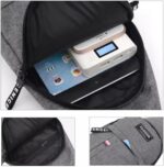 Mini Mochila Tiracolo Impermeável Unissex com Saída para Fone, leve e prática para academia e dia a dia - Imagem 8