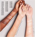 Corretivo M·A·C Studio Fix All Over Face Pen: cobertura média a alta, acabamento natural matte e até 36h de duração. - Imagem 3