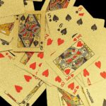 Baralho Dourado Luxo 54 Cartas: resistente à água, premium e ideal para poker, truco e presente sofisticado. - Imagem 9
