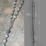Rosário católico branco olho de gato 8 mm com crucifixo de prata e medalha da Virgem Maria, ideal para oração e presente. - Imagem 5