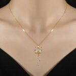 Colar Feminino Metamorfosis Borboleta com Zircônias: elegante, antialérgico e versátil para valorizar sua transformação. - Imagem 4