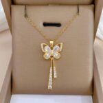 Colar Feminino Metamorfosis Borboleta com Zircônias: elegante, antialérgico e versátil para valorizar sua transformação. - Imagem 8