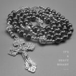 Rosário de hematita católico unissex 8 mm: presente religioso elegante para homens e mulheres￼ - Imagem 5