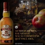 Whisky Chivas Regal 12 anos 750 ml: sabor suave com notas de mel, baunilha e maçã, ideal para puro, on the rocks ou drinks. - Imagem 4
