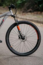 Caloi Aluminum Pro 29: conforto, controle e performance para trilhas e cidade. - Imagem 9