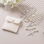 Rosário católico para mulheres com pérolas artificiais: elegante, simples e ideal para presentear com devoção. - Imagem 3