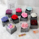 Rosa eterna com colar Eu te amo em 100 idiomas, presente romântico para Dia dos Namorados, Mães ou aniversário de casamento - Imagem 7