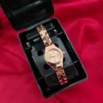 Lvpai Relógio Feminino Mini Dourado Rosé: luxo, estilo e resistência à água em um design elegante e compacto - Imagem 6
