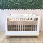 Berço Cozy Branco com Carvalho: vira mini cama, com 3 alturas e selo INMETRO. - Imagem 4