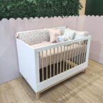 Berço Cozy Branco com Carvalho: vira mini cama, com 3 alturas e selo INMETRO. - Imagem 5