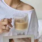 Kit 6 Canecas de Vidro Canelado 350ml: duráveis, transparentes e ideais para café, chá e cappuccino. - Imagem 3