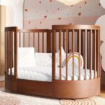 Berço Americano 3 em 1 Redondo Evolutivo em Amadeirado Mel: cresce com o bebê, do mini berço à mini cama. - Imagem 3