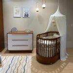 Berço Americano 3 em 1 Redondo Evolutivo em Amadeirado Mel: cresce com o bebê, do mini berço à mini cama. - Imagem 7