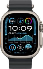 Apple Watch Ocean Band 49 mm preta: ajuste perfeito em elastômero para conforto e segurança, até sobre roupas de mergulho. - Imagem 3