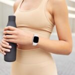 Pulseira de silicone macia compatível com Apple Watch, confortável, resistente ao suor e ideal para uso diário e esportivo. - Imagem 5