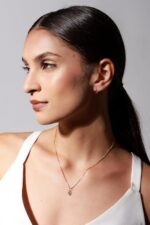 Colar Ponto de Luz Coração Dourado 45 cm: delicadeza e brilho para valorizar seu look com elegância. - Imagem 5