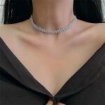Choker Glow Luxe cravejada em zircônias: brilho intenso e luxo para elevar seu visual com elegância. - Imagem 5
