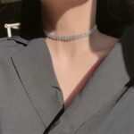 Choker Glow Luxe cravejada em zircônias: brilho intenso e luxo para elevar seu visual com elegância. - Imagem 9