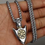 Colar Viking Lança de Odin com Vegvisir em aço 316L: proteção, estilo nórdico e força para o dia a dia. - Imagem 7