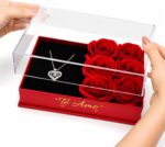 Kit Presente Dia dos Namorados com Caixa Acrílico, rosas, colar, touca de cetim e sacola Te Amo: presente romântico e completo. - Imagem 6