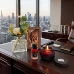 Kit Presente DUADELI Mon Tresor: vela aromática, difusor e porta-retrato para presentear com elegância e perfume suave. - Imagem 7