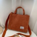 Bolsa Feminina Tiracolo Transversal Marrom casual, prática e versátil para o dia a dia. - Imagem 3