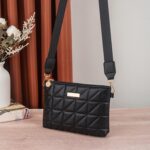 Bolsa tiracolo feminina chique, leve e resistente, ideal para uso diário e compras com estilo. - Imagem 3