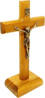 Crucifixo de Mesa Madeira Clara 12 cm: elegância e devoção para mesa, altar ou oratório. - Imagem 3