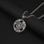 Colar Masculino Triquetra em Aço Inoxidável 60cm: amuleto celta de proteção e estilo, com bolsa de veludo. - Imagem 6
