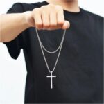Corrente colar com pingente de cruz em aço inox, estilo masculino, resistente e elegante para uso diário. - Imagem 8