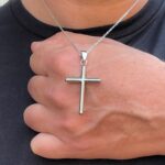 Colar cordão masculino com crucifixo em aço inox, 50 cm, estilo durável para uso diário. - Imagem 4