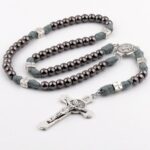 Rosário de São Bento HanlinCC em Paracord resistente com contas de metal grandes, ideal para homens e devoção católica - Imagem 3