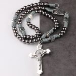 Rosário de São Bento HanlinCC em Paracord resistente com contas de metal grandes, ideal para homens e devoção católica - Imagem 9