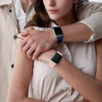Pulseira esportiva Apple Watch em silicone macio, à prova d’água e confortável para uso diário. - Imagem 3