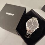Relógio Orient Feminino Prateado: estilo casual e elegante para completar seu look com charme e sofisticação. - Imagem 4