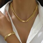 Colar gargantilha grossa dourada com elos cubanos: elegante, brilhante e moderno, ideal para mulheres no dia a dia e no trabalho - Imagem 3