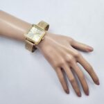 Relógio Technos Style Feminino Dourado: elegância, design analógico e acabamento sofisticado para compor looks com charme. - Imagem 4
