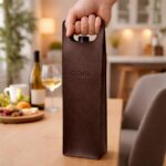 Porta Vinho em Couro COUSE: embalagem elegante, protege e valoriza sua garrafa como presente premium. - Imagem 2