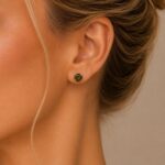 Conjunto Colar e Brinco Folheado a Ouro 18K com Pedra Spinel Cinza, elegante e hipoalergênico para presentear com significado. - Imagem 4