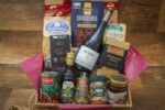 Cesta Presente Premium com Vinho e Pasta Italiana: 12 itens sofisticados para aniversários, executivos e presentes especiais. - Imagem 3