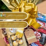 Cesta de Chocolate em Coração: presente perfeito com chocolates Lacta, Nestlé, Kit Kat e Ferrero Rocher, laço e cartão personalizado. - Imagem 4