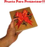 Presente Criativo Dia dos Namorados: cesta com chocolates Bauducco, caneca personalizada e caixa coração Te Amo. - Imagem 5