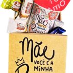 Cesta de Chocolates com Caneca e Chaveiro: presente completo e carinhoso para o Dia das Mães, com caixa MDF, chocolates e amor.