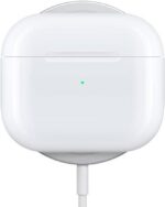 AirPods (3.ª geração) com áudio espacial, design ergonómico e resistência à água para uma experiência imersiva. - Imagem 7