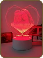 Luminária 3D Led 16 Cores Personalizada: presente criativo com base touch e foto gravada a laser. - Imagem 3