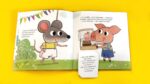 Feliz aniversário, Ratinho! é um livro interativo para crianças que celebra a amizade com abas e surpresas encantadoras. - Imagem 3