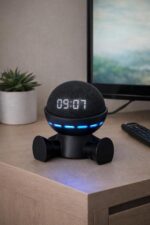 Suporte Para Echo Dot 4 e 5 Alexa Robô Sentado: design moderno, encaixe preciso e estabilidade para seu ambiente. - Imagem 6